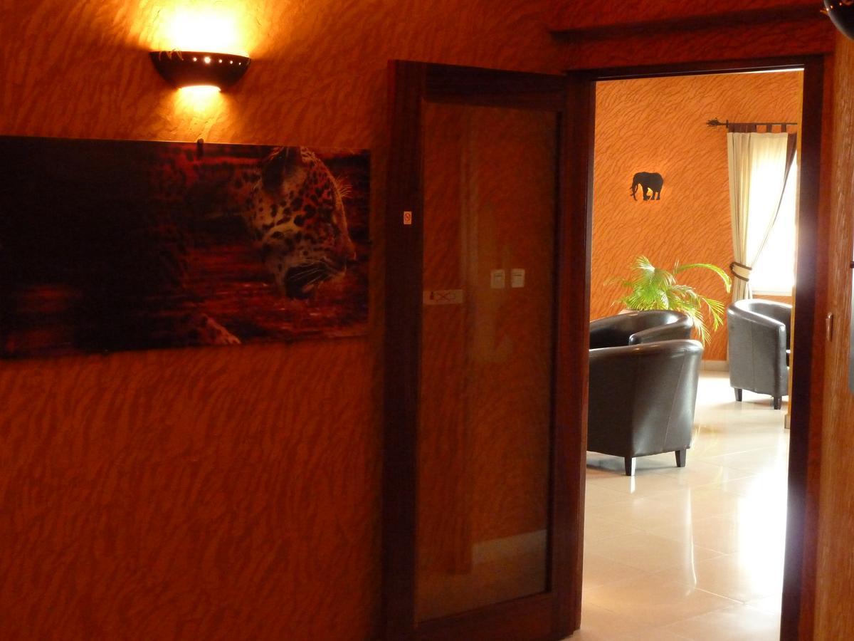 Kactus Lodge Pointe Noire Exterior foto